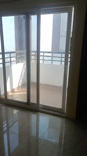 Room in 3 BHK Apartment at LDA Parijaat Apartments, Faizabad Road – for Rent