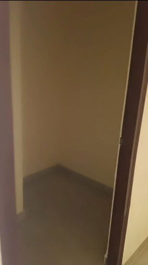 Room in 3 BHK Apartment at LDA Parijaat Apartments, Faizabad Road – for Rent