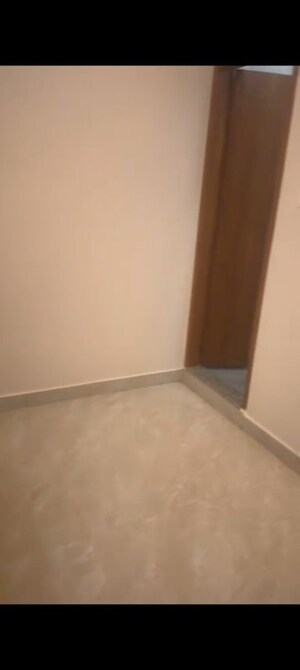 Room in 2 BHK Builder Floor at Nijampur Malhaur – for Rent