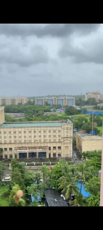 2.5 BHK + Servant Room Apartment For Sale in Hiranandani Estate