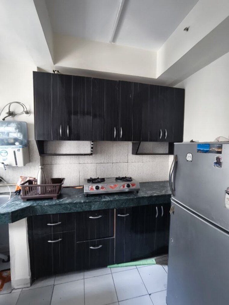 Kitchen, paras-tierea 2 Bedroom 925 Sq.Ft. Apartment In Sector 137 Noida 9996137