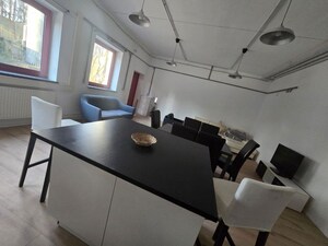 Master Bedroom in 2 BHK Apartment at Om Tower, Dlf City Phase 3 – for Rent