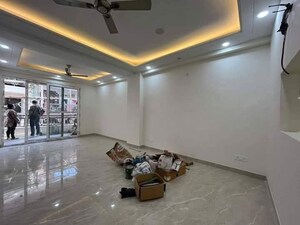 Parking in 3 BHK Builder Floor at Saket – for Rent