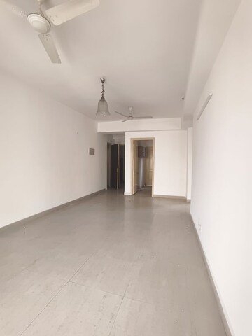 Room in 3.5 BHK Apartment at Paras Tierea, Sector 137 – for Sale