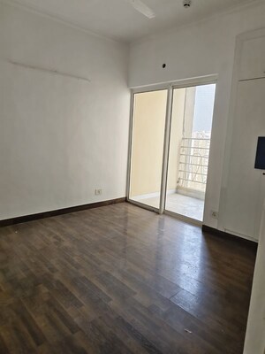 Room in 3.5 BHK Apartment at Paras Tierea, Sector 137 – for Sale