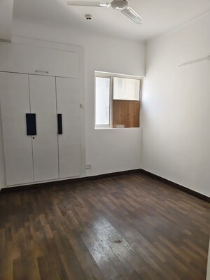 Room in 3.5 BHK Apartment at Paras Tierea, Sector 137 – for Sale