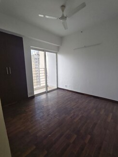3.5 BHK + Pooja Room Apartment For Sale in Paras Tierea