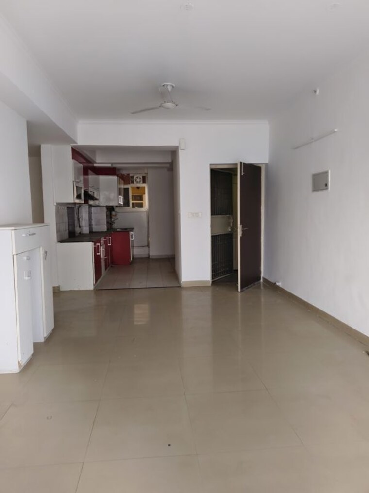 Kitchen, paras-tierea 3.5 Bedroom 1565 Sq.Ft. Apartment In Sector 137 Noida 9996171