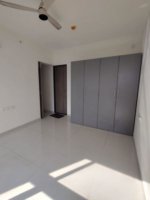 2 BHK Apartment For Rent in Paranjape Trident Towers