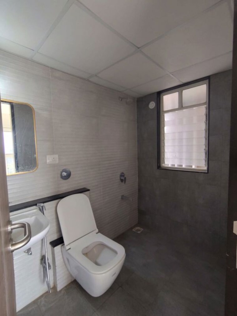 Bathroom, paranjape-trident-towers 2 Bedroom 661 Sq.Ft. Apartment In Wakad Pune 9996181