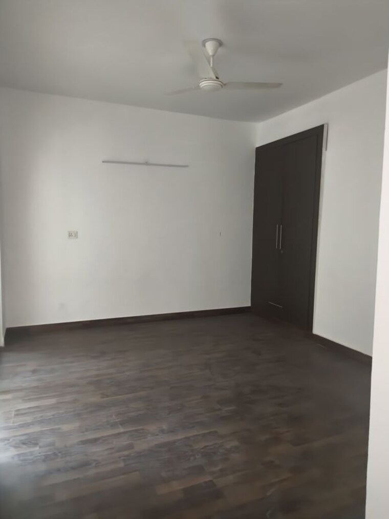 Room, paras-tierea 2.5 Bedroom 1070 Sq.Ft. Apartment In Sector 137 Noida 9996203
