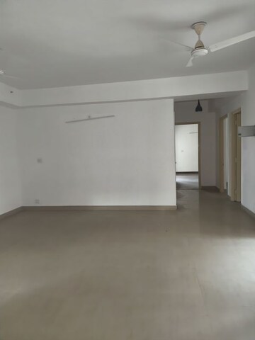 Room in 2.5 BHK Apartment at Paras Tierea, Sector 137 – for Sale
