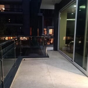 Gym in 3.5 BHK Builder Floor at Defence Colony – for Rent