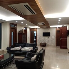 3.5 BHK + Pooja Room,Extra Room Builder Floor For Rent in Defence Colony