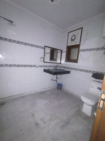 Master Bedroom in 3 BHK Builder Floor at Greater Kailash I – for Rent