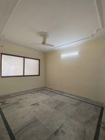 Room in 3 BHK Builder Floor at Greater Kailash I – for Rent