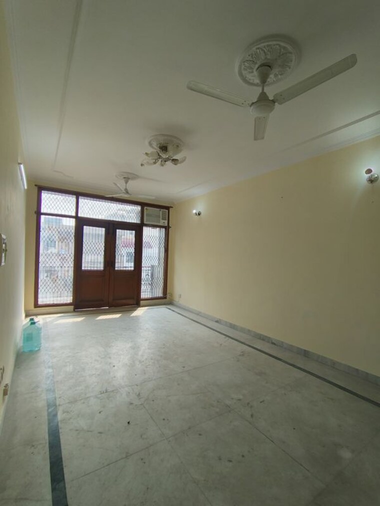 Room, greater kailash i 3 Bedroom 1872 Sq.Ft. Builder Floor In Greater Kailash I Delhi 9996220
