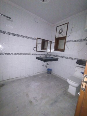 Room in 3 BHK Builder Floor at Greater Kailash I – for Rent