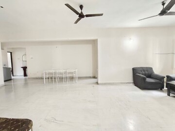 Room in 3 BHK Apartment at Garud Heritage, Aundh – for Rent