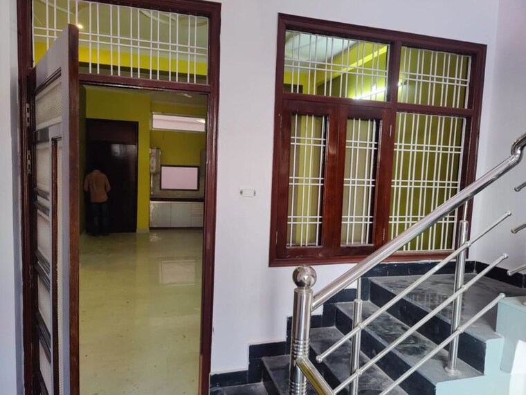 Balcony, gomti nagar 2.5 Bedroom 1250 Sq.Ft. Builder Floor In Gomti Nagar Lucknow 9996268