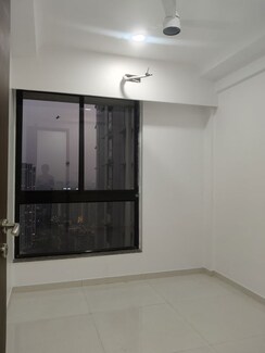 2 BHK + Servant Room Apartment For Rent in Sunteck Avenue 2