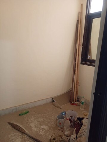 Room in 3 BHK Apartment at Sector 3 Dwarka – for Rent