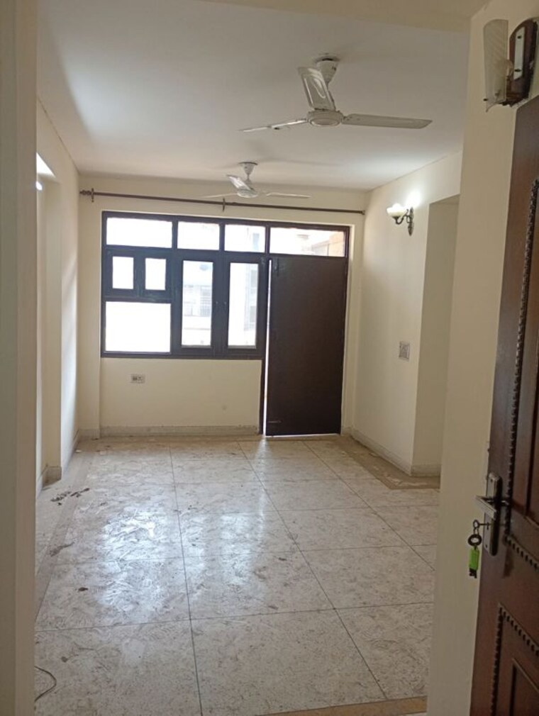 Room, sector 3 dwarka 3 Bedroom 1600 Sq.Ft. Apartment In Sector 3 Dwarka Delhi 9996289