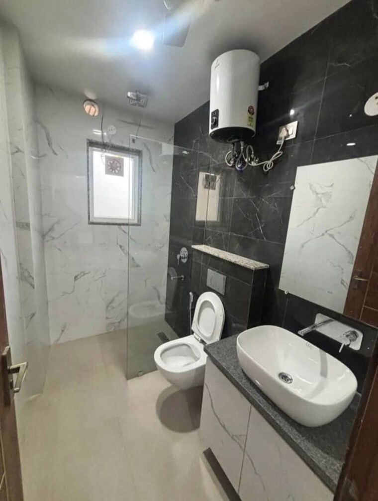 Bathroom, saket 1 Bedroom 600 Sq.Ft. Apartment In Saket Delhi 9996292