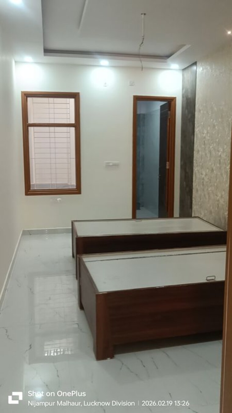 Room, gomti nagar 3 Bedroom 1900 Sq.Ft. Villa In Gomti Nagar Lucknow 9996323