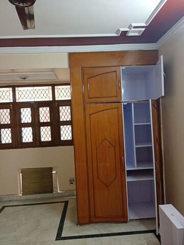 Furnished Amenities in 2 BHK Apartment at Sector 1 Dwarka – for Rent