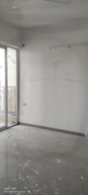 Room in 2.5 BHK Apartment at Mahagun Mywoods, Sector 16c Greater Noida – for Rent