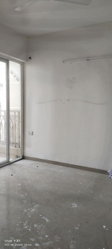 Room in 2.5 BHK Apartment at Mahagun Mywoods, Sector 16c Greater Noida – for Rent