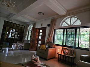 Living Room in 5 BHK Villa at Chembur – for Sale
