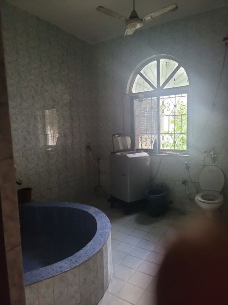 Bathroom, chembur 5 Bedroom 5850 Sq.Ft. Villa In Chembur Mumbai 9996305