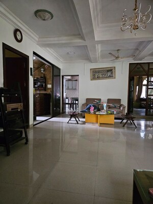 Living Room in 5 BHK Villa at Chembur – for Sale