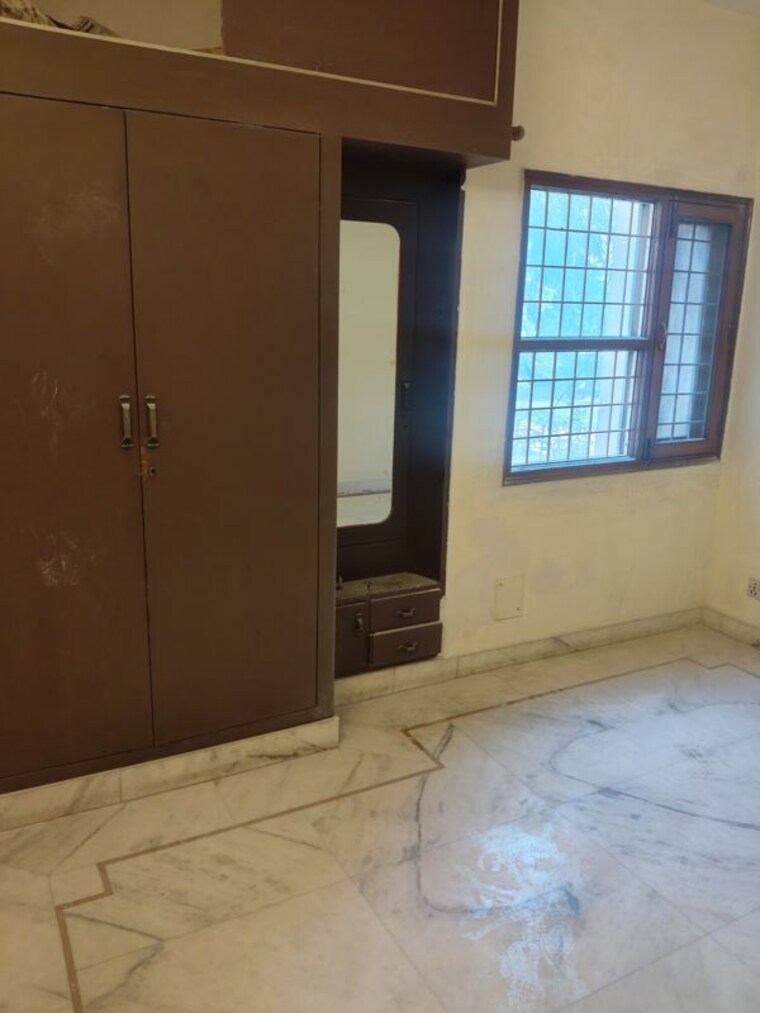 Room, vasant kunj 3 Bedroom 1800 Sq.Ft. Apartment In Vasant Kunj Delhi 9996414
