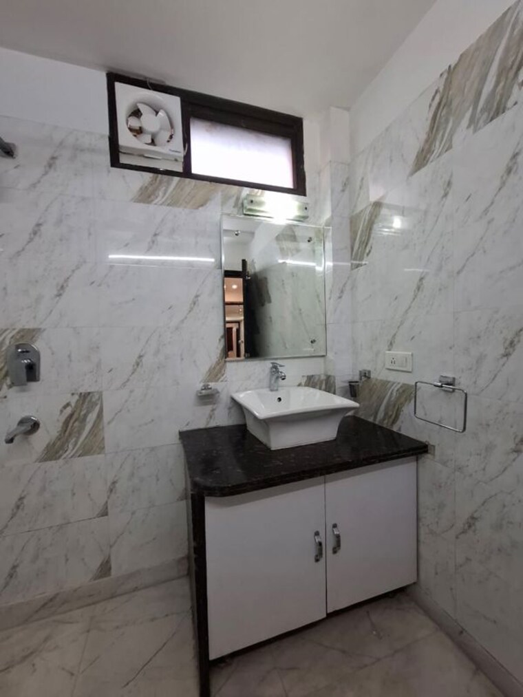 Kitchen, greater kailash 3 Bedroom 1872 Sq.Ft. Builder Floor In Greater Kailash Delhi 9996513