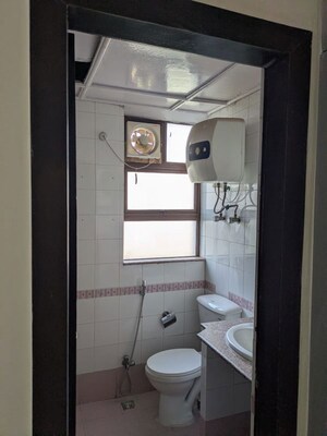 Bathroom in 4 BHK Apartment at Vipul Greens, Sector 48 – for Rent