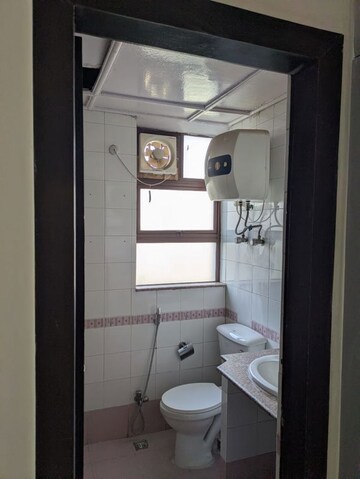 Bathroom in 4 BHK Apartment at Vipul Greens, Sector 48 – for Rent