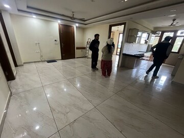 Parking in 3 BHK Builder Floor at Sector 14 – for Rent