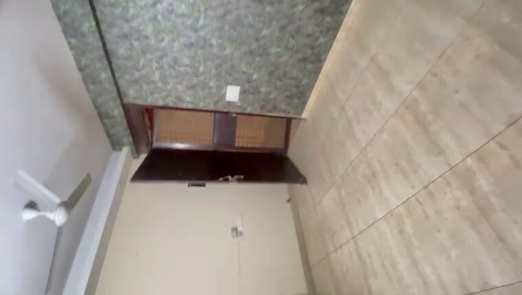 Room, landcraft-golf-links 3 Bedroom 1380 Sq.Ft. Apartment In Pandav Nagar Ghaziabad 9996379