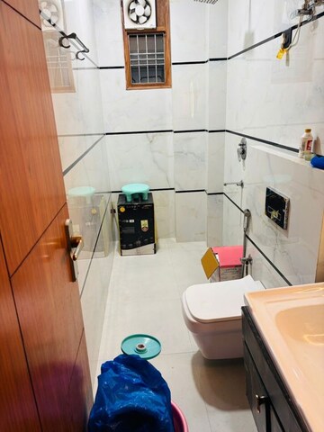 Team Area in 3 BHK Builder Floor at Vasundhara Sector 1 – for Sale