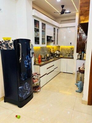 Parking in 3 BHK Builder Floor at Vasundhara Sector 1 – for Sale