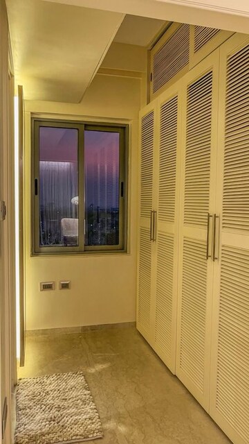 Room in 4 BHK Apartment at Peninsula Heights Bangalore, Jp Nagar – for Sale