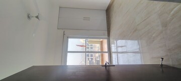 Room in 2 BHK Apartment at Palm Marina Suites, Nh 24 – for Rent