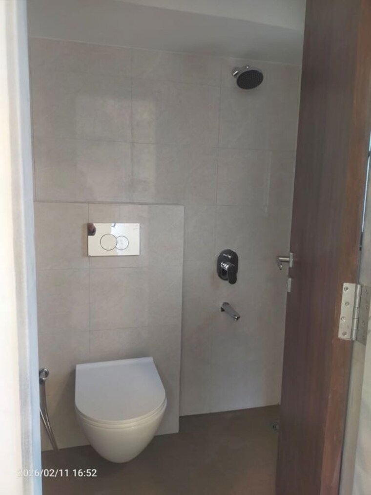 Bathroom, khar west 2 Bedroom 427 Sq.Ft. Apartment In Khar West Mumbai 9996202