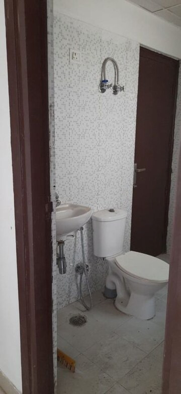 Bathroom in 3 BHK Builder Floor at Sector 84 – for Sale