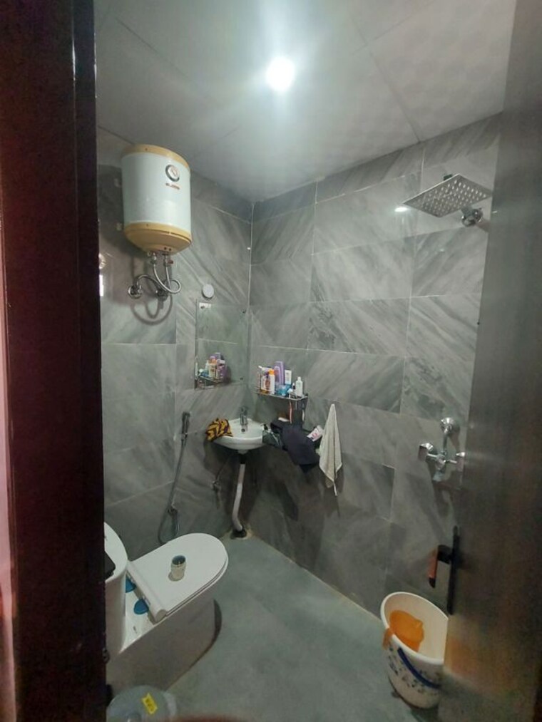 Bathroom, sector 15 ii 3 Bedroom 1800 Sq.Ft. Builder Floor In Sector 15 ii Gurgaon 9996706