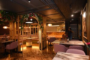 Living Room in  Shop at Baner – for Rent