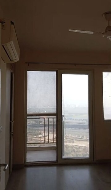 Room in 3 BHK Apartment at Emaar Gurgaon Greens, Sector 102 – for Rent